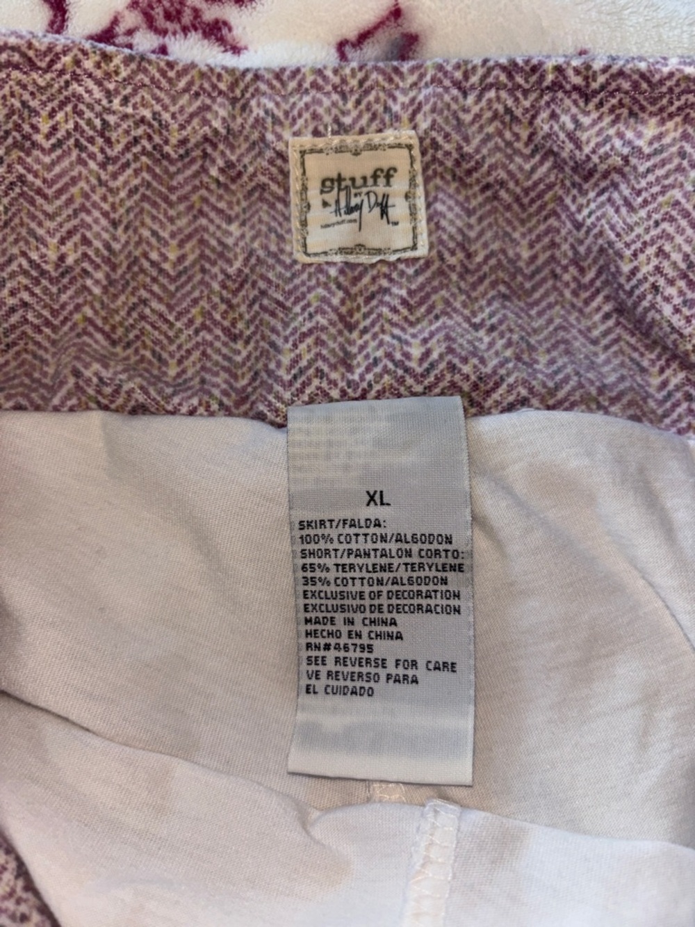 Stuff By Duff || Hilary Duff - Picture 5 of 7